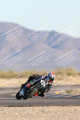 media/Dec-07-2025-CVMA (Sun) [[3e7d2de5dc]]/Race 16-Formula Middleweight/